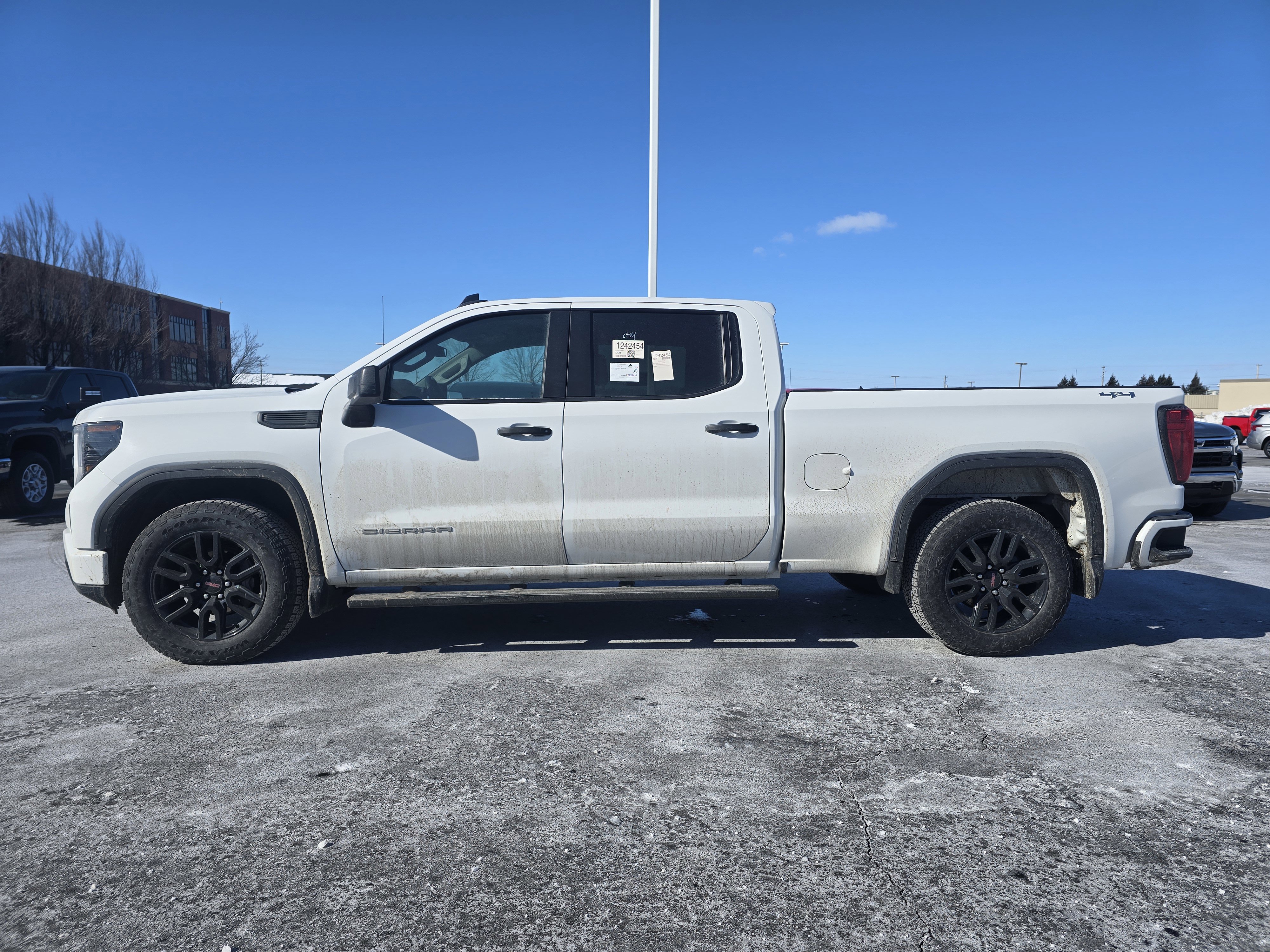 Used 2023 GMC Sierra 1500 Pro w/ Graphite Edition image 8