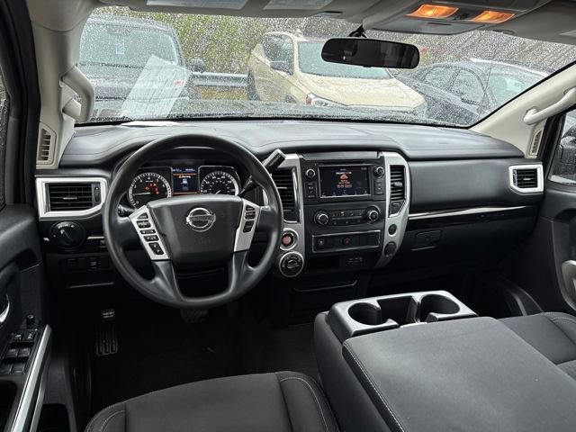 Used 2019 Nissan Titan SV image 13