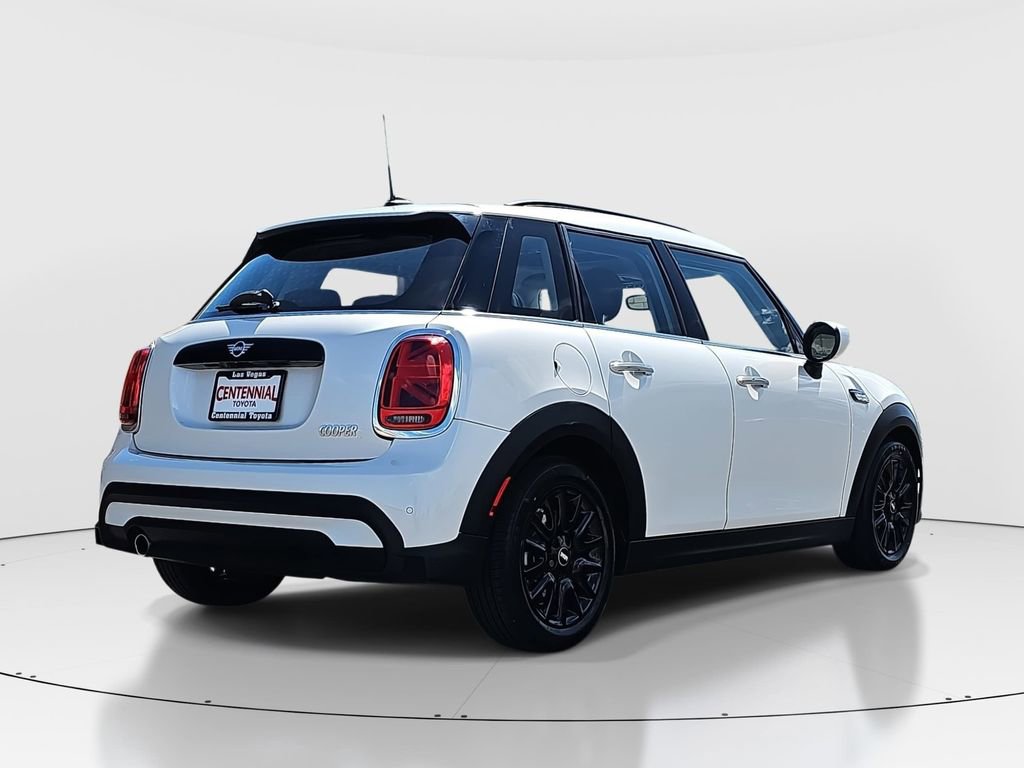 Used 2023 MINI Cooper 4-Door Hardtop image 5