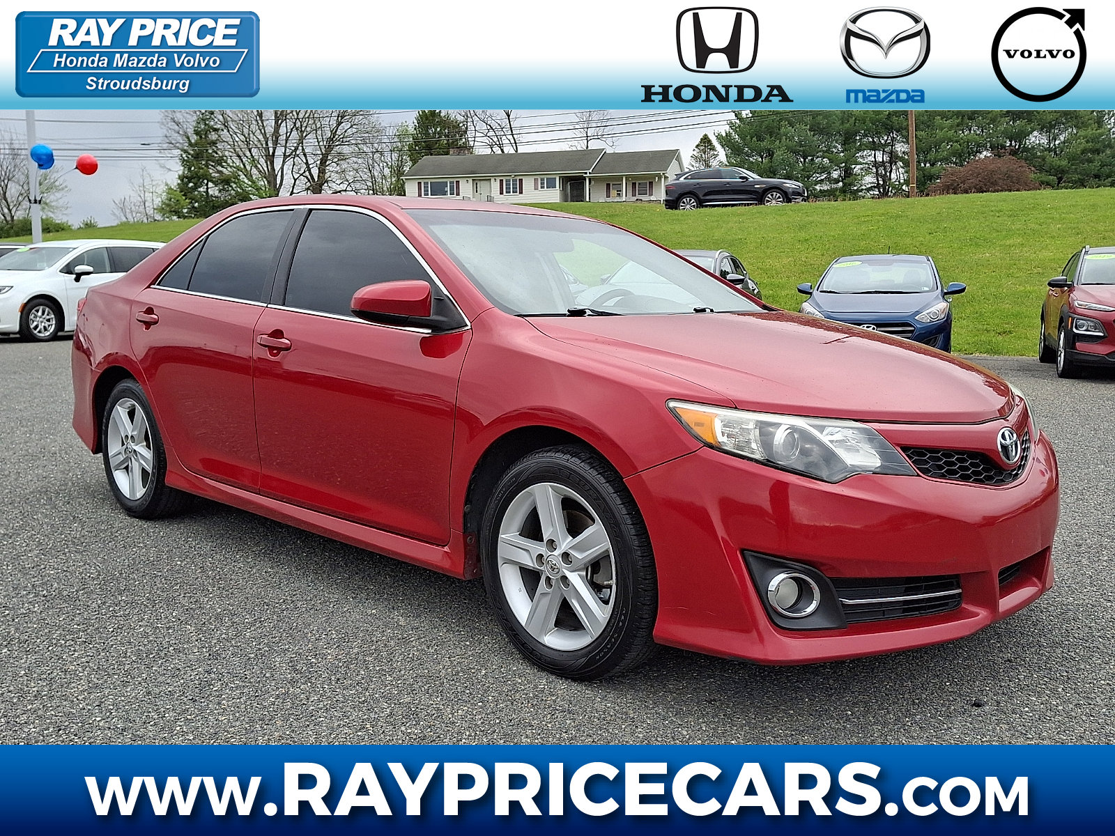 Used 2014 Toyota Camry SE FWD image 1