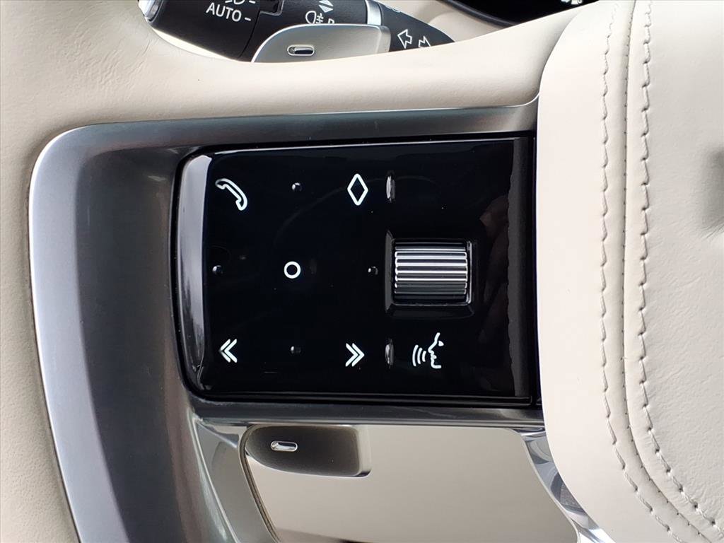 Certified 2023 Land Rover Range Rover SE image 16