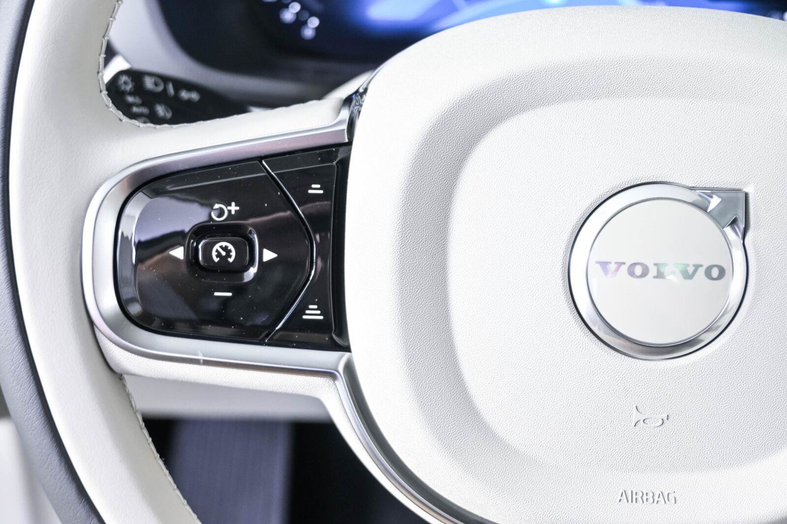 New 2027 Volvo XC60 B5 Ultra AWD/4WD image 10