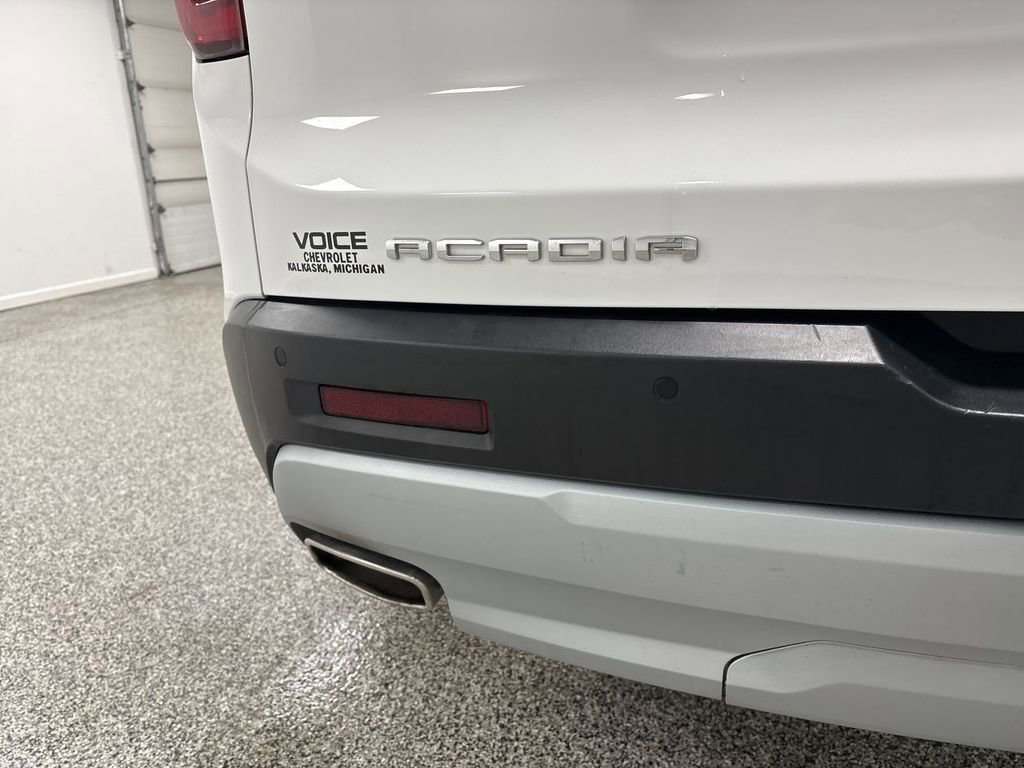 Used 2023 GMC Acadia SLE image 30