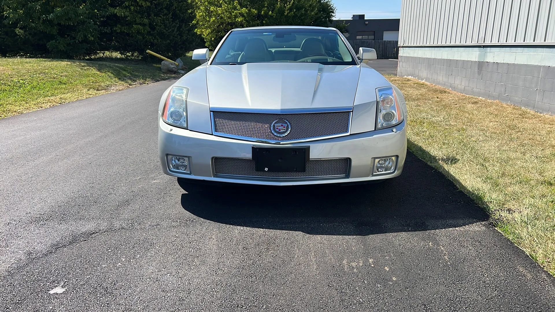 Used 2005 Cadillac XLR image 2