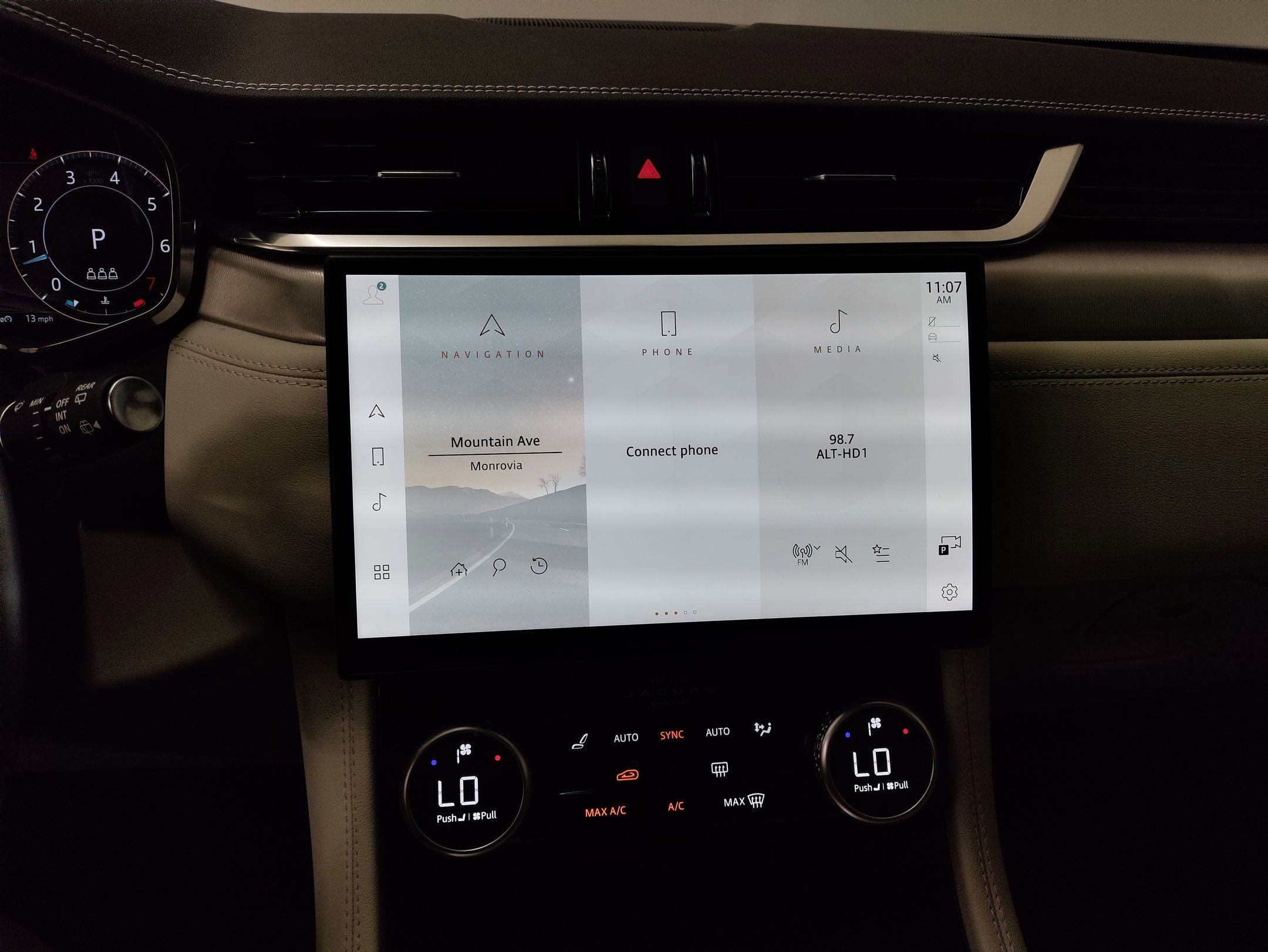 Used 2024 Jaguar F-PACE R-Dynamic S image 21