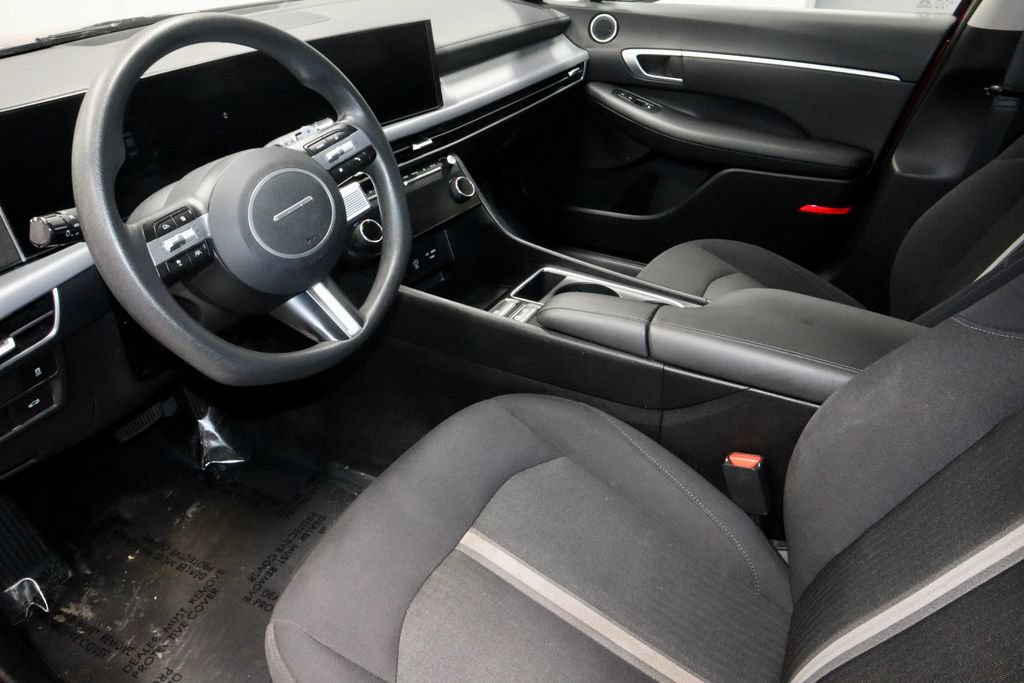 Used 2025 Hyundai Sonata SEL FWD image 23