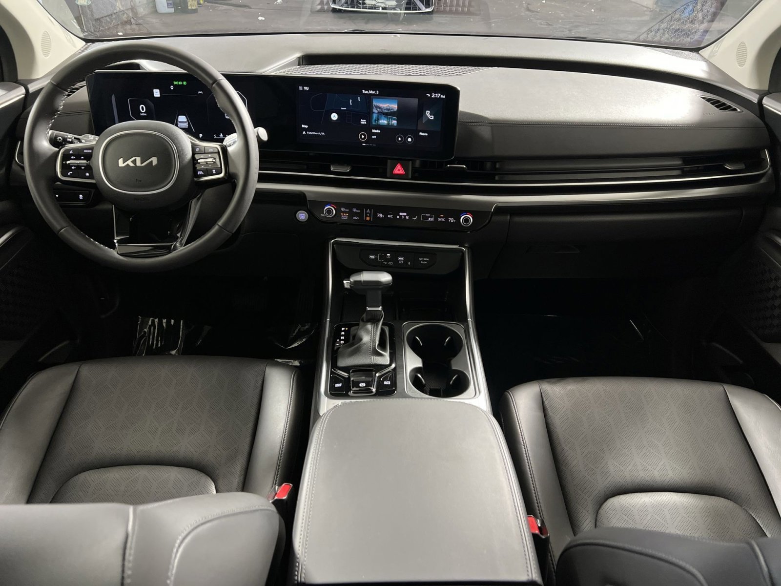 Used 2025 Kia Carnival SX FWD image 20