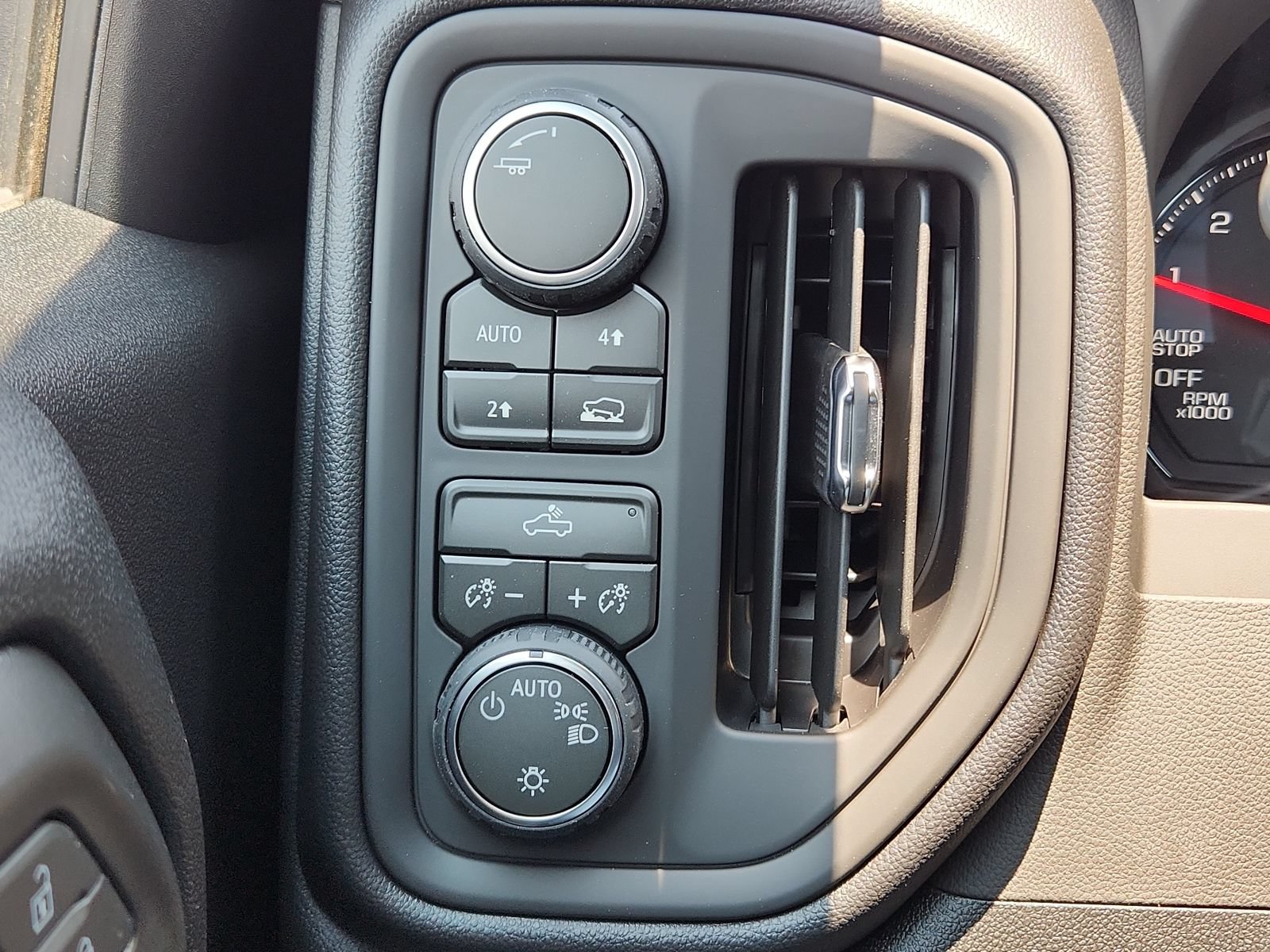 New 2026 Chevrolet Silverado 1500 Custom w/ LPO, Dark Essentials Package AWD/4WD image 16
