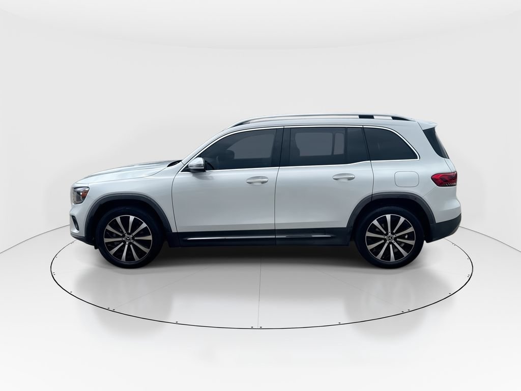 Used 2023 Mercedes-Benz GLB 250 w/ Premium Package image 5