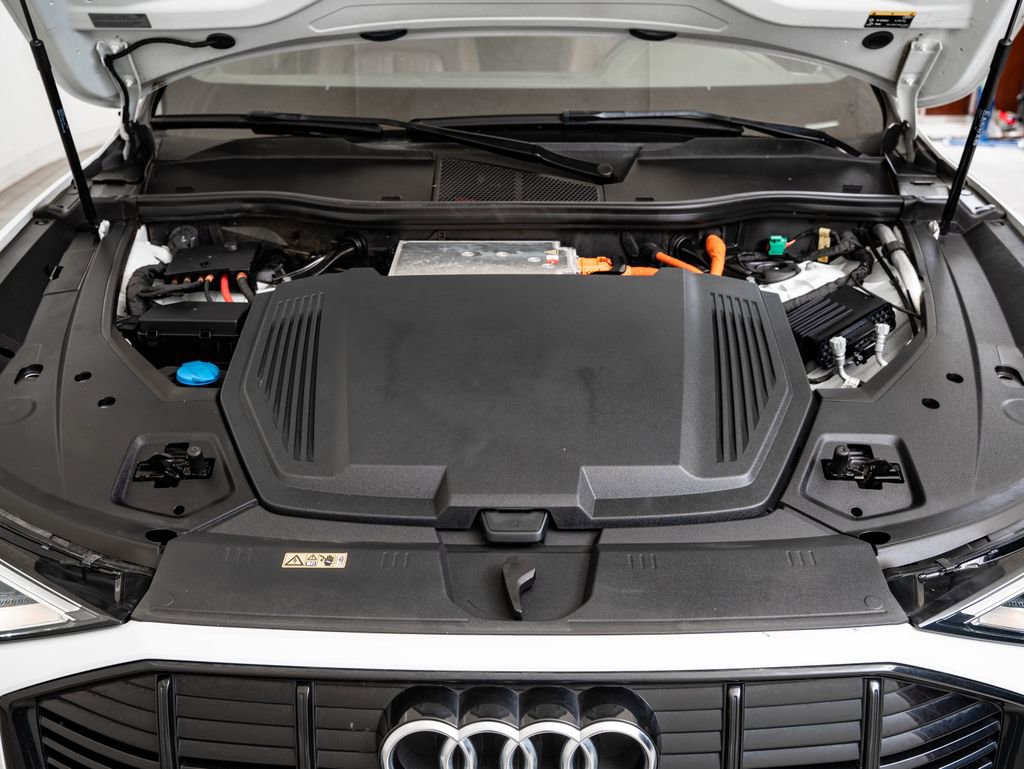 Used 2021 Audi e-tron Premium w/ Convenience Plus Package AWD/4WD image 45