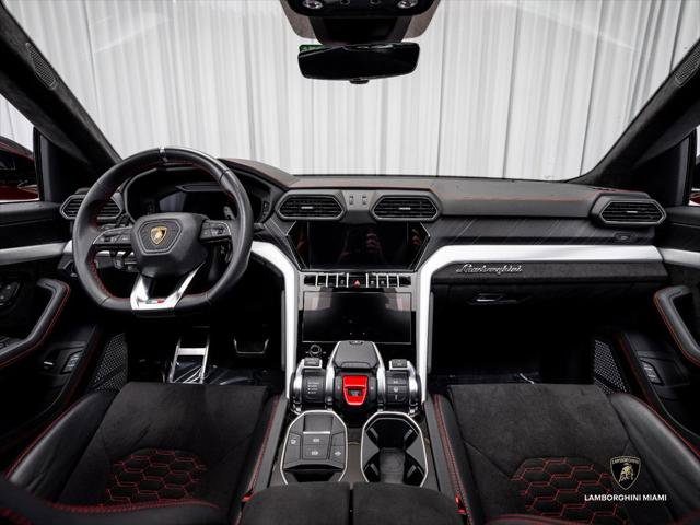 Used 2024 Lamborghini Urus S AWD/4WD image 32
