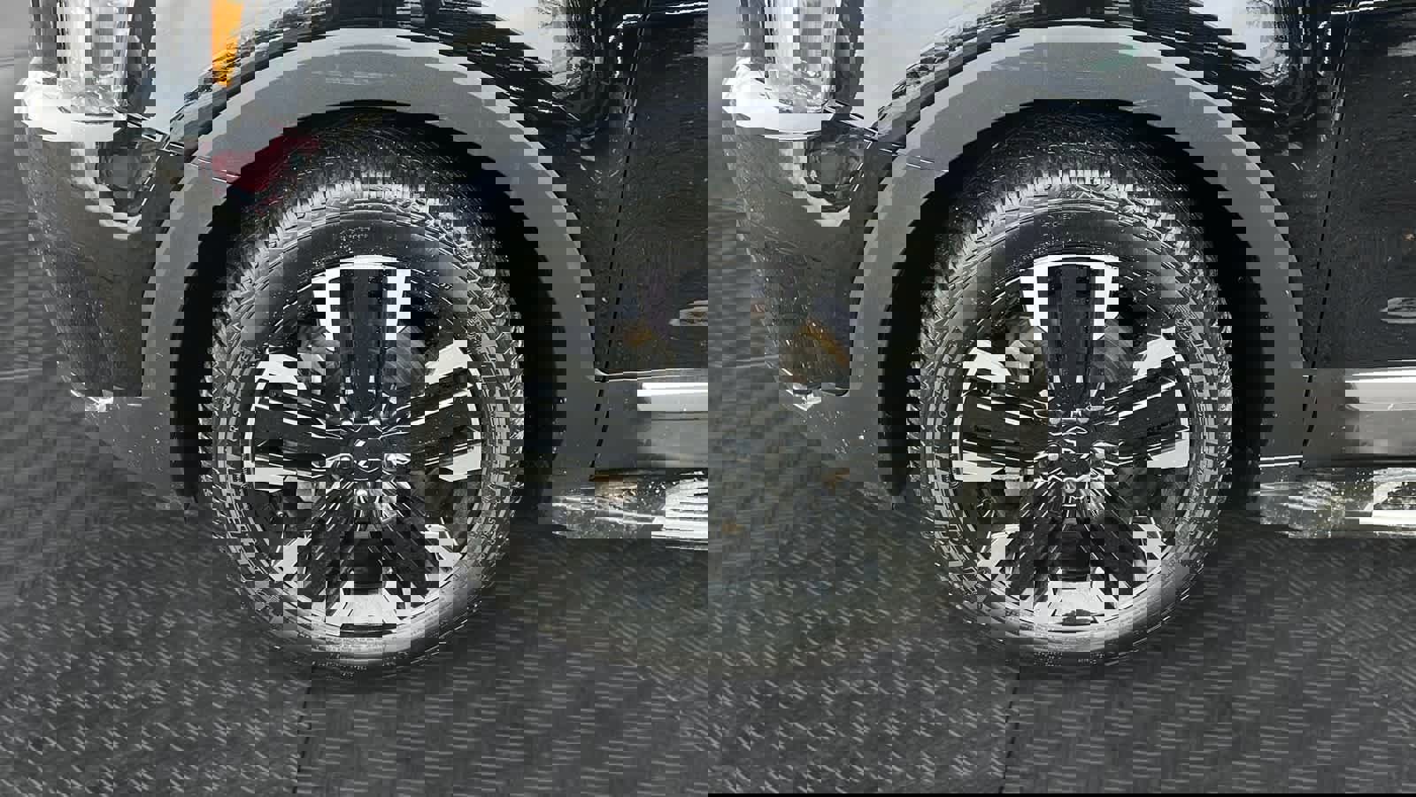 Used 2024 Kia Telluride SX Prestige w/ Towing Package image 9