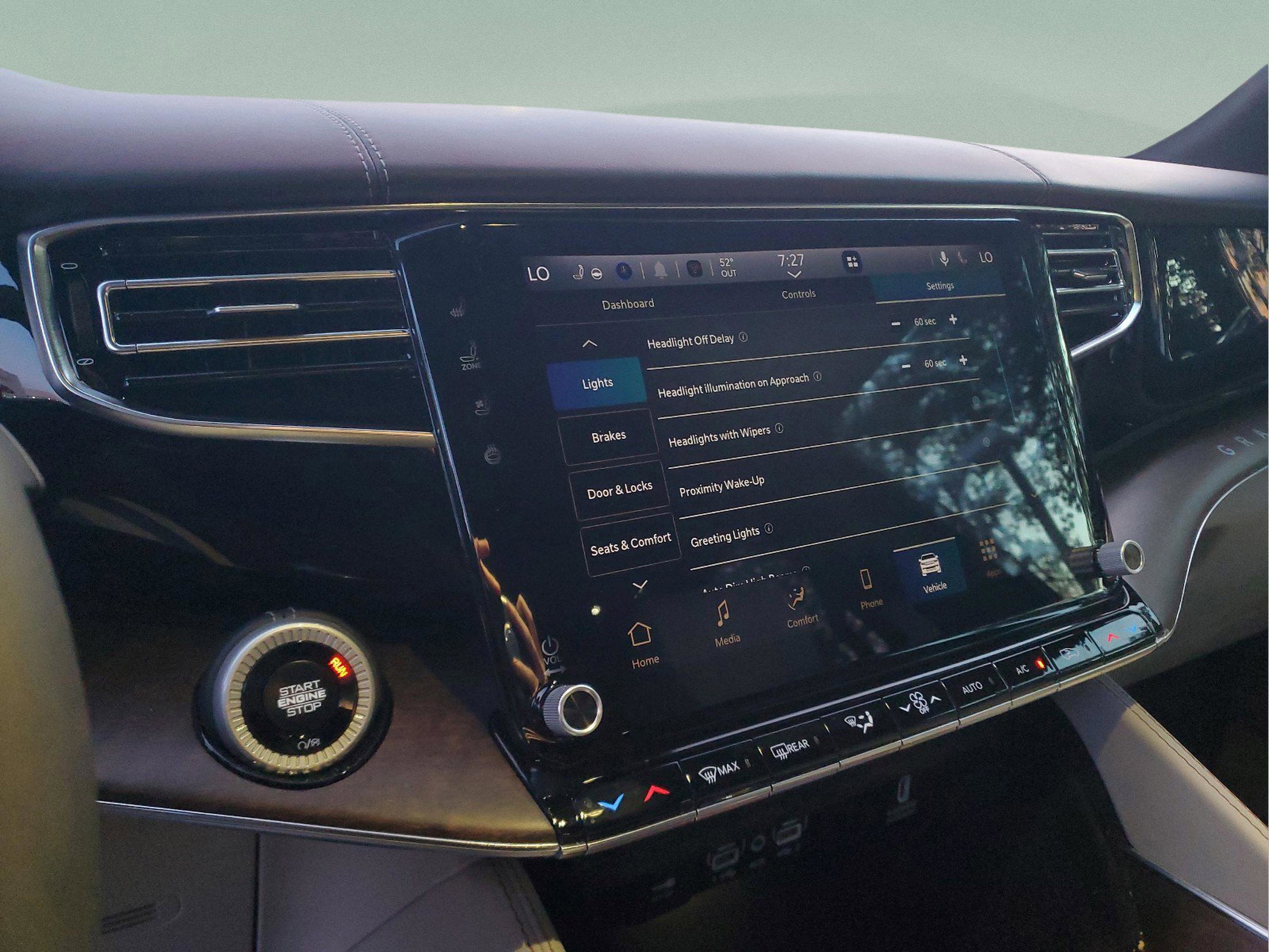 Certified 2025 Jeep Grand Wagoneer 4WD image 19