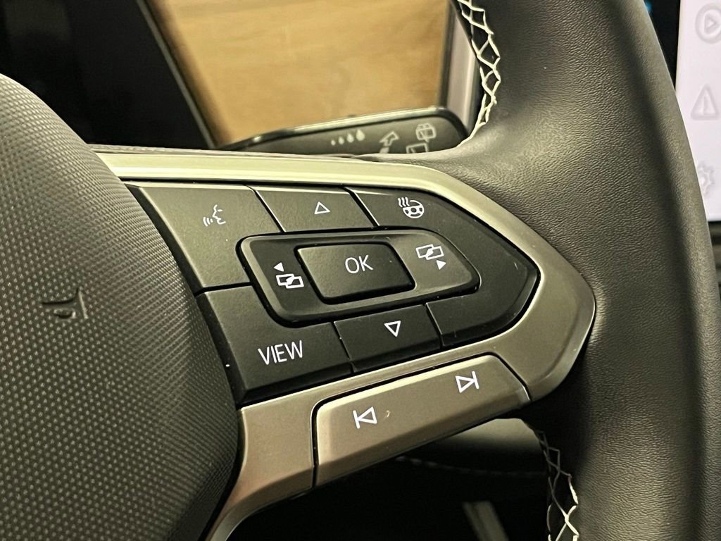 Used 2025 Volkswagen Atlas SE w/ Panoramic Sunroof Package image 29