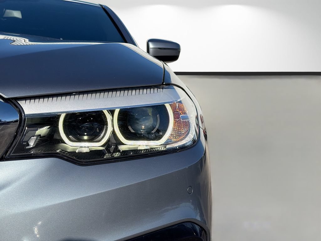 Used 2019 BMW 530i w/ M Sport Package RWD image 9
