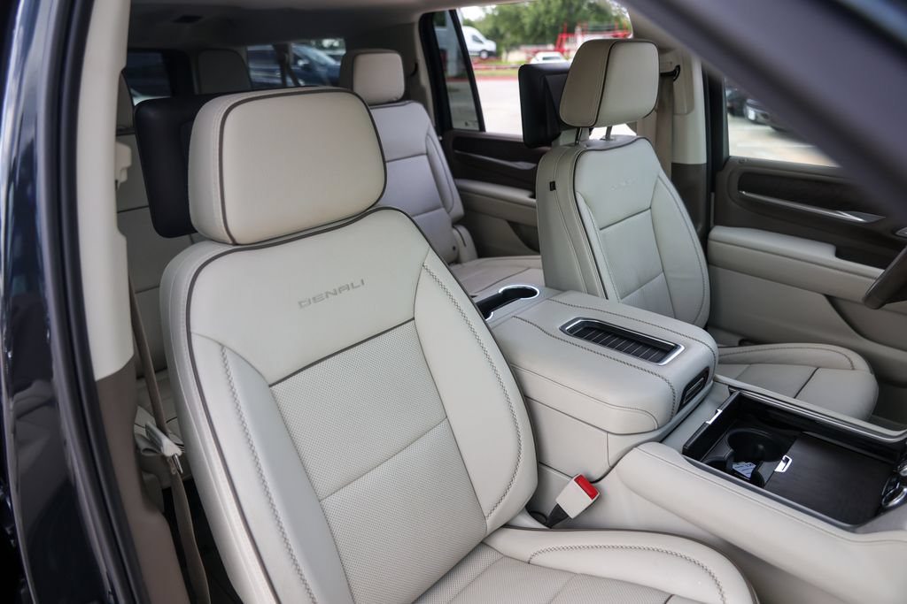 Used 2021 GMC Yukon XL Denali w/ Denali Ultimate Package AWD/4WD image 37