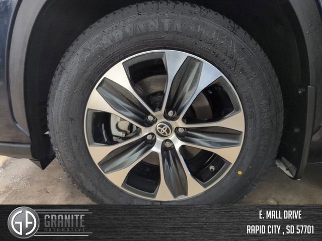 Used 2020 Toyota Highlander XLE w/ Protection Package #3 image 26