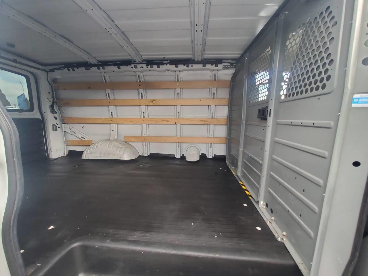 Used 2022 Chevrolet Express 2500 w/ Driver Convenience Package image 23