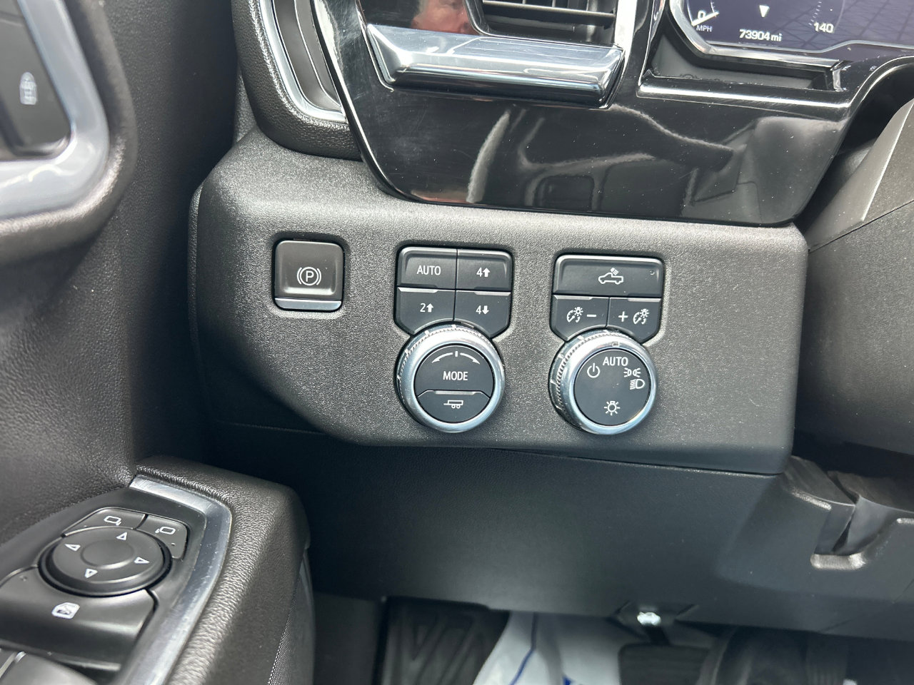 Used 2023 GMC Sierra 1500 SLE w/ X31 Off-Road Package image 9