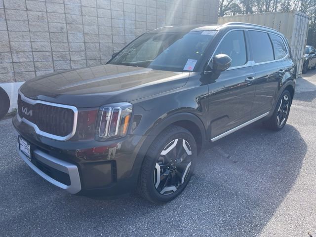 Used 2023 Kia Telluride EX image 2
