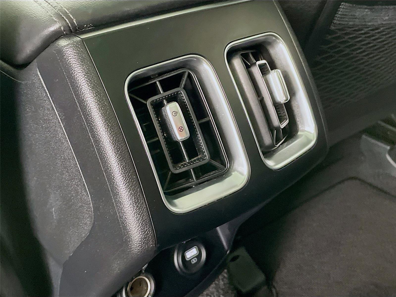 Used 2023 Kia Sorento S w/ Panoramic Sunroof Package image 30