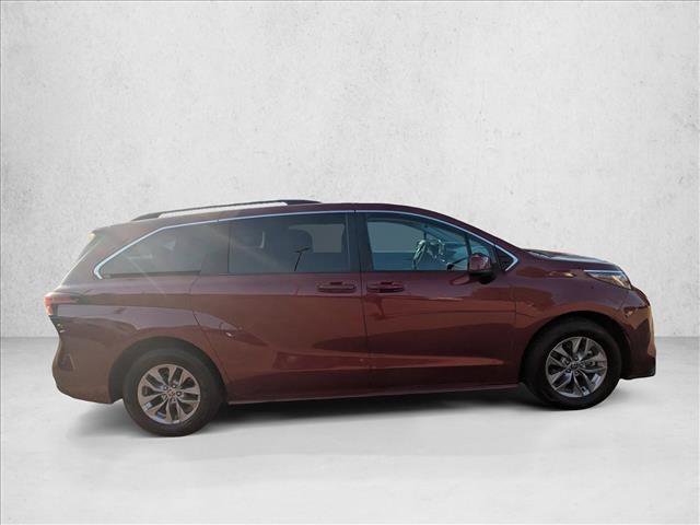 Used 2022 Toyota Sienna LE FWD video 4