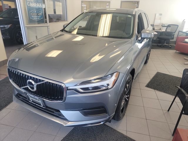 Used 2018 Volvo XC60 T6 Momentum w/ Vision Package image 1