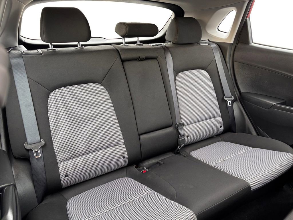 Used 2021 Hyundai Kona SE image 23