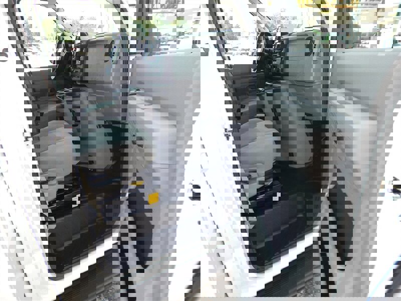 Used 2022 Ford E-450 and Econoline 450 Super Duty w/ Motorhome Prep Package image 8