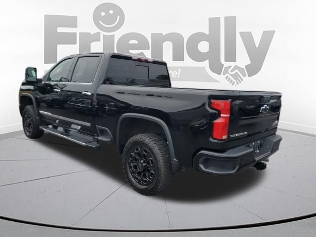 Used 2024 Chevrolet Silverado 3500 High Country w/ High Country Premium Package AWD/4WD image 3