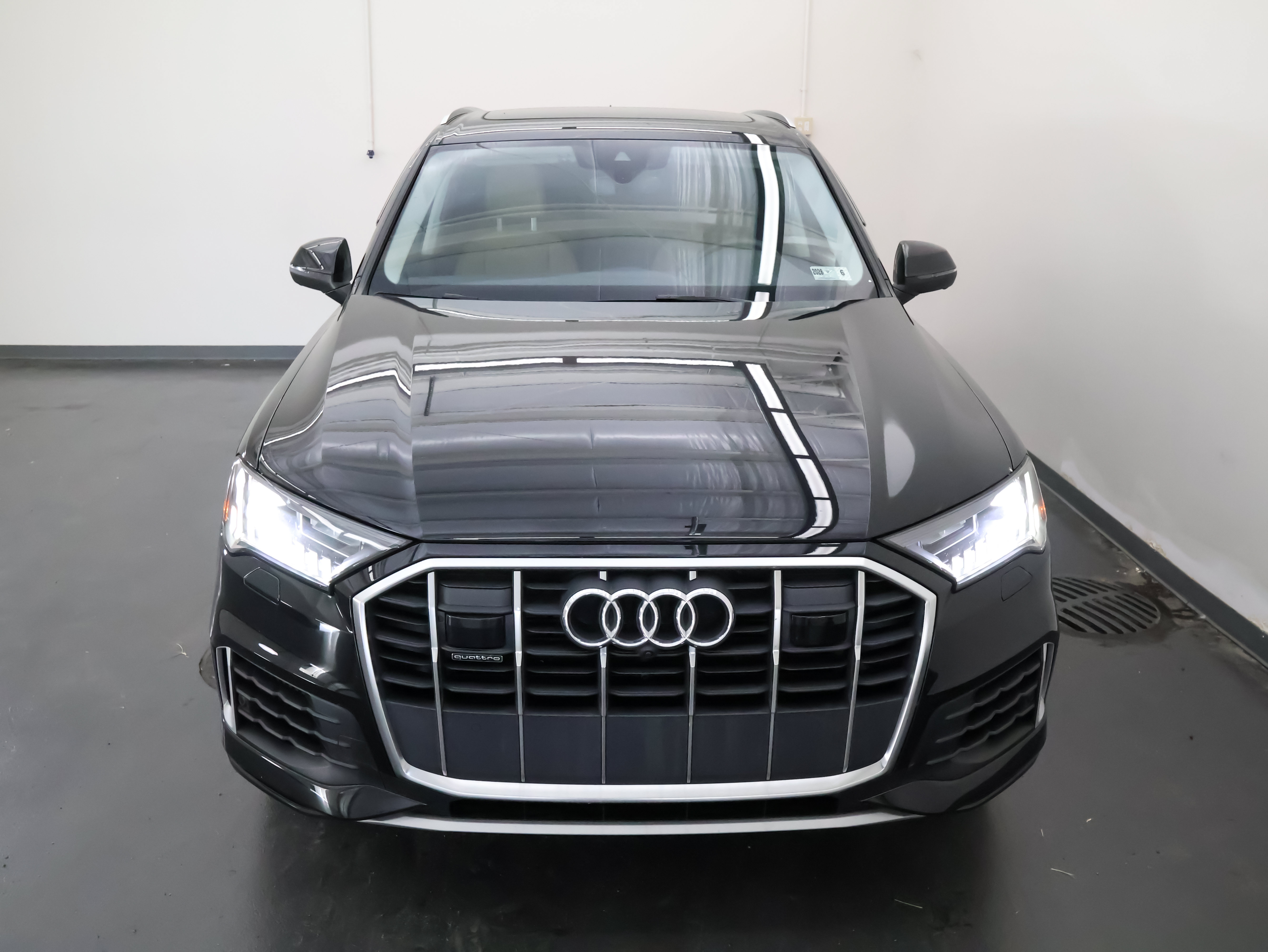 Used 2023 Audi Q7 3.0T Premium Plus w/ Premium Plus Package AWD/4WD image 9