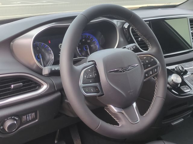New 2026 Chrysler Voyager LX FWD image 31