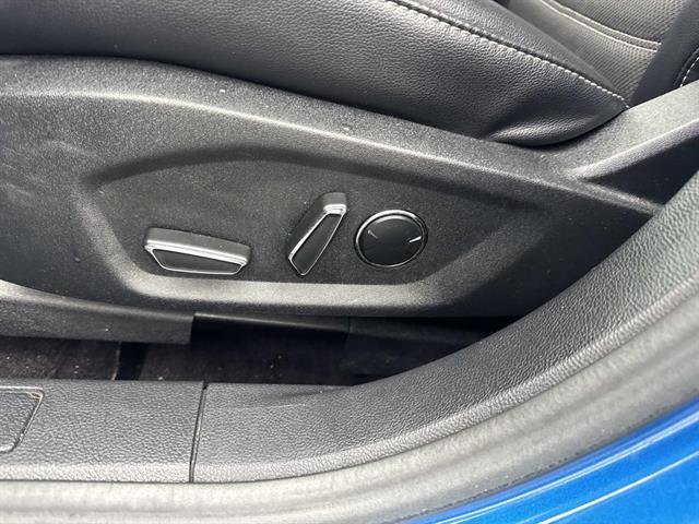 Used 2017 Ford Fusion SE w/ Equipment Group 201A image 9