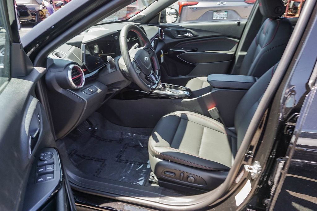 New 2026 Chevrolet Trax RS w/ Driver Confidence Package FWD image 17