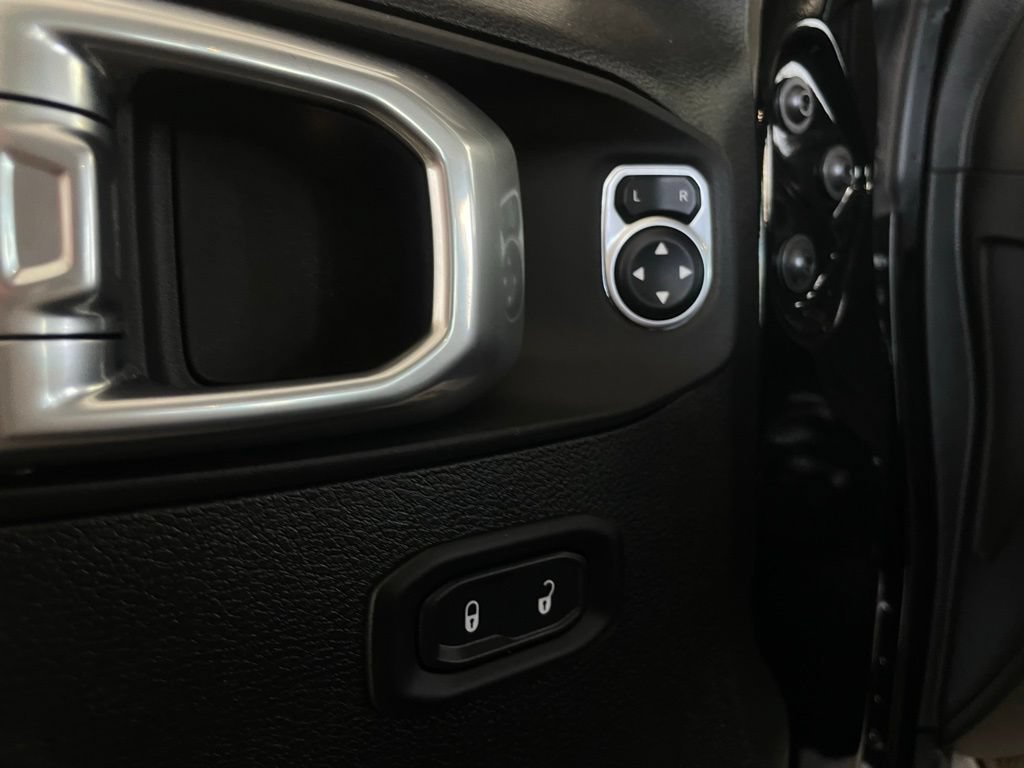 Used 2024 Jeep Wrangler Unlimited AWD/4WD image 22