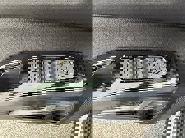 New 2025 Nissan Pathfinder SL w/ Black Appearance Package image 11