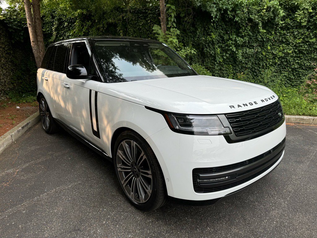 New 2025 Land Rover Range Rover SE image 2
