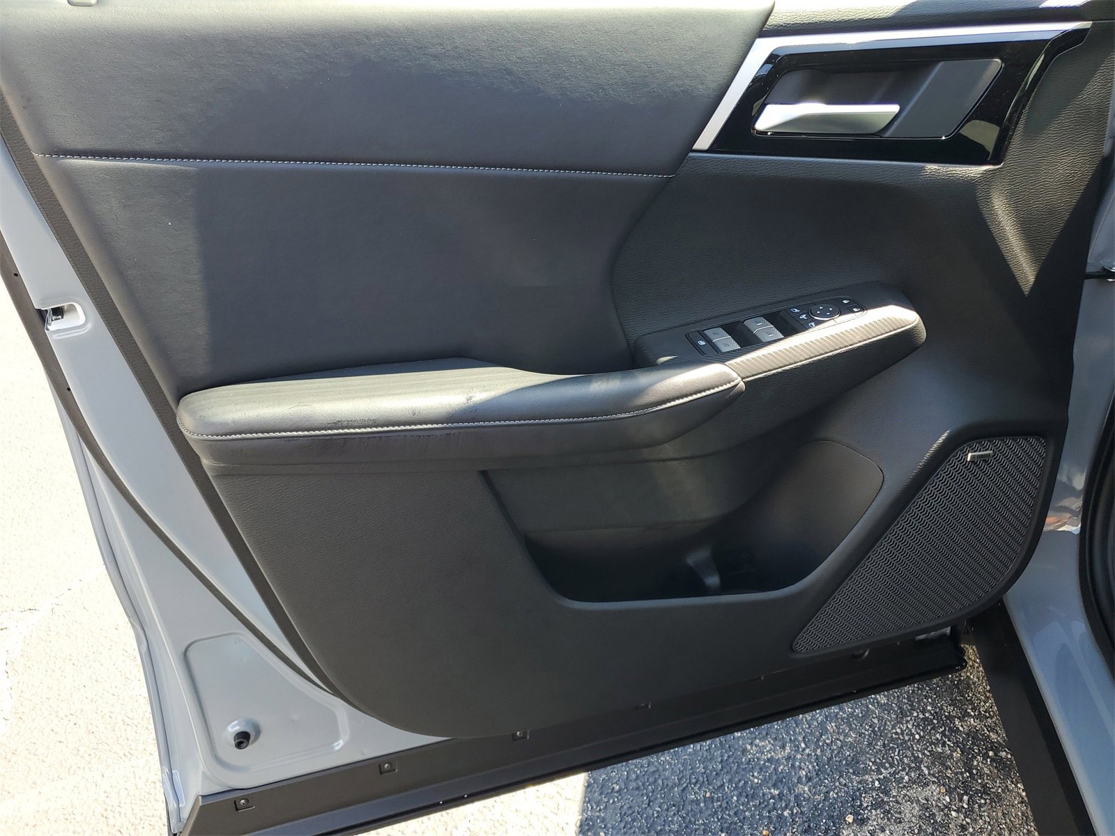 New 2025 Mitsubishi Outlander AWD image 8