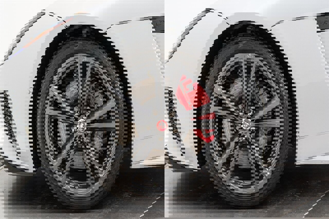 Used 2020 Jaguar F-TYPE SVR image 99