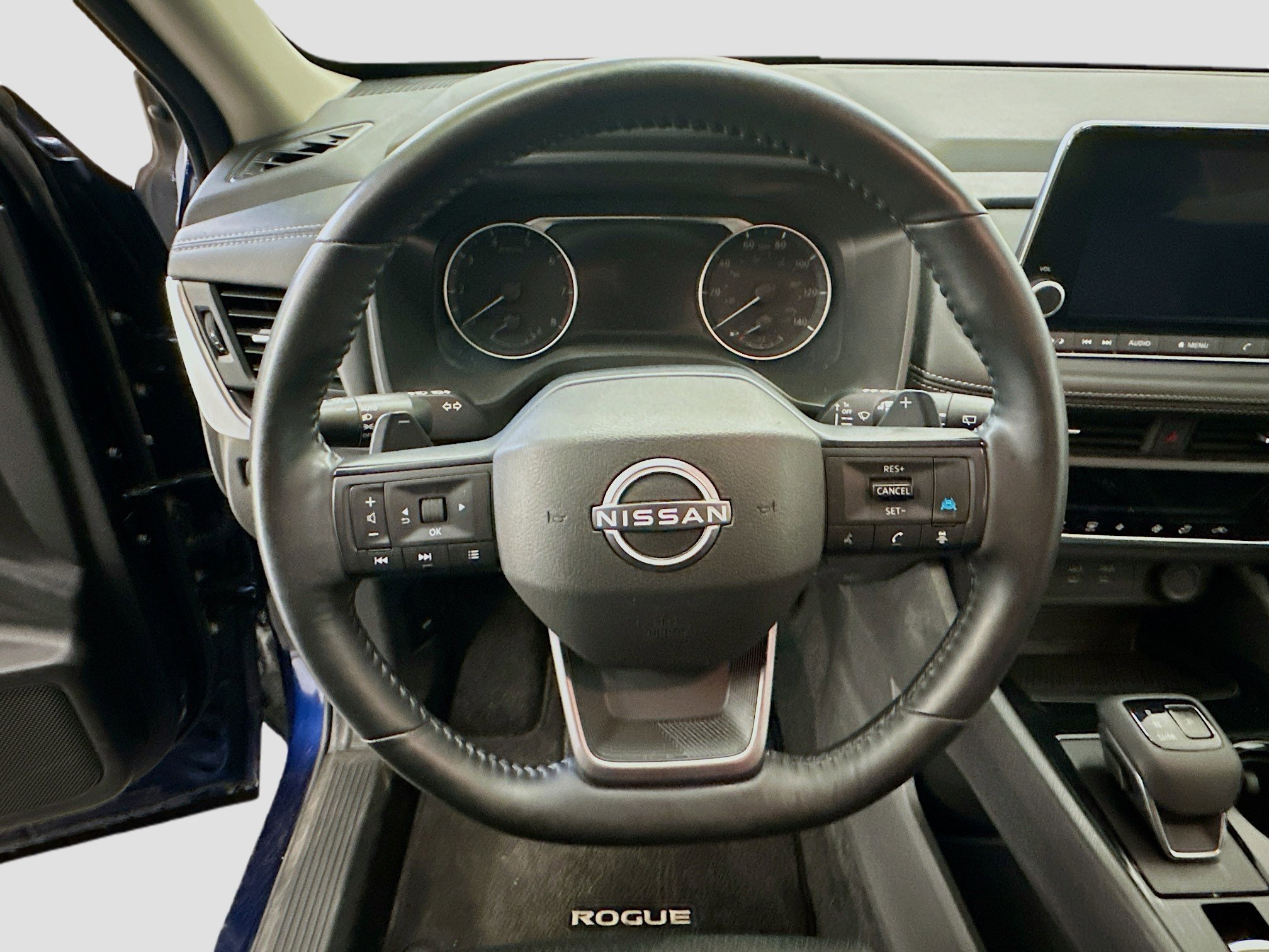Used 2025 Nissan Rogue SV AWD/4WD image 18