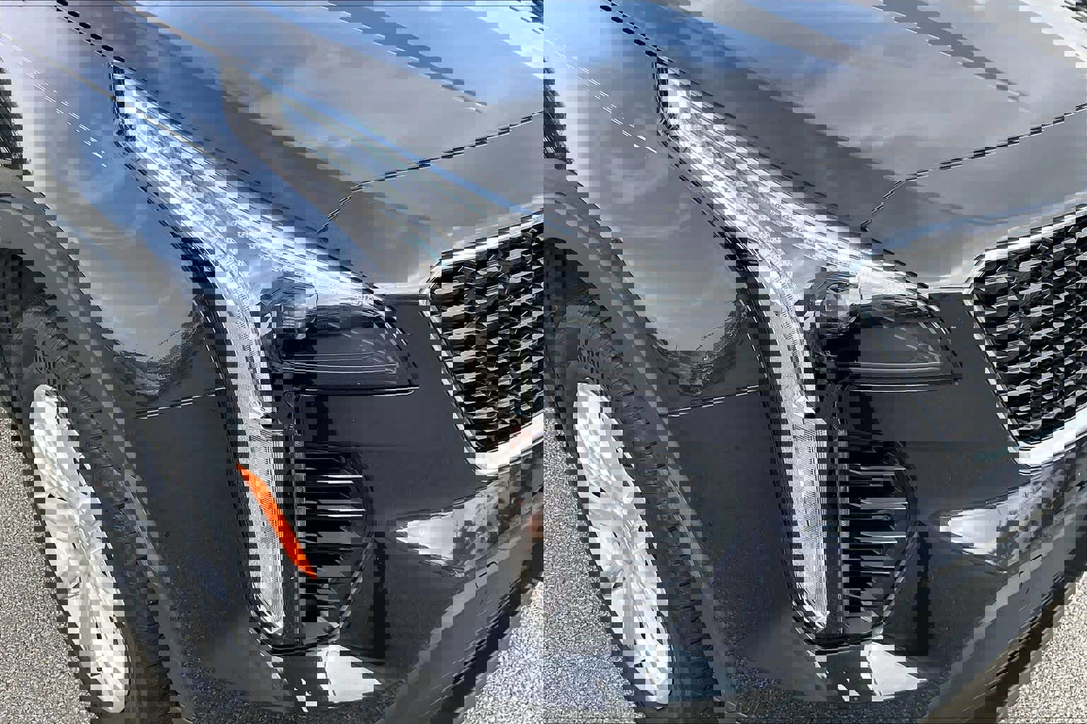 Used 2023 Cadillac XT4 Luxury w/ Cold Weather Package image 28