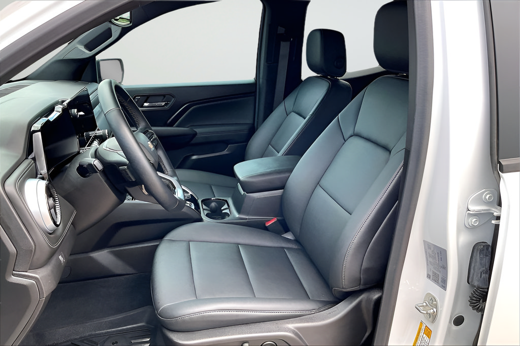 Used 2024 Chevrolet Colorado LT w/ LT Convenience Package III RWD image 17