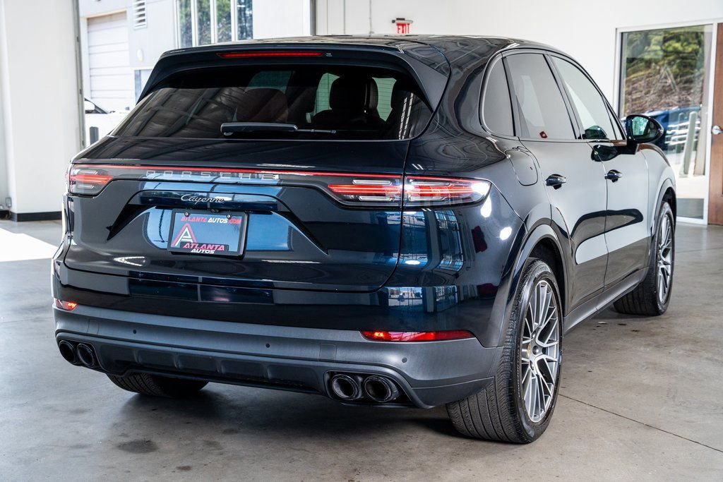Used 2022 Porsche Cayenne Platinum Edition image 6