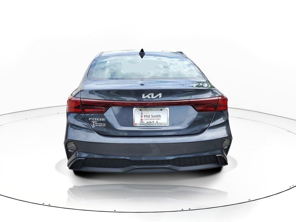 Used 2023 Kia Forte LXS FWD image 5