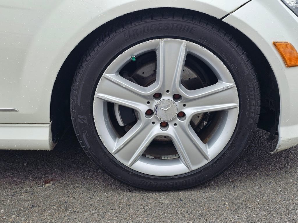 Used 2011 Mercedes-Benz C 300 4MATIC Sedan image 10