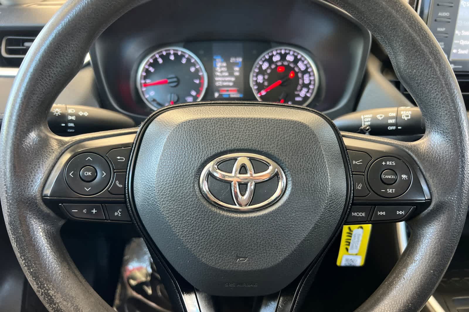 Used 2021 Toyota RAV4 LE AWD/4WD image 23