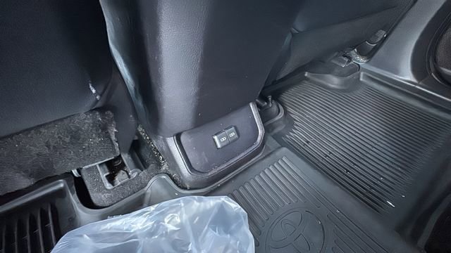 Used 2023 Toyota Highlander XSE AWD/4WD image 27