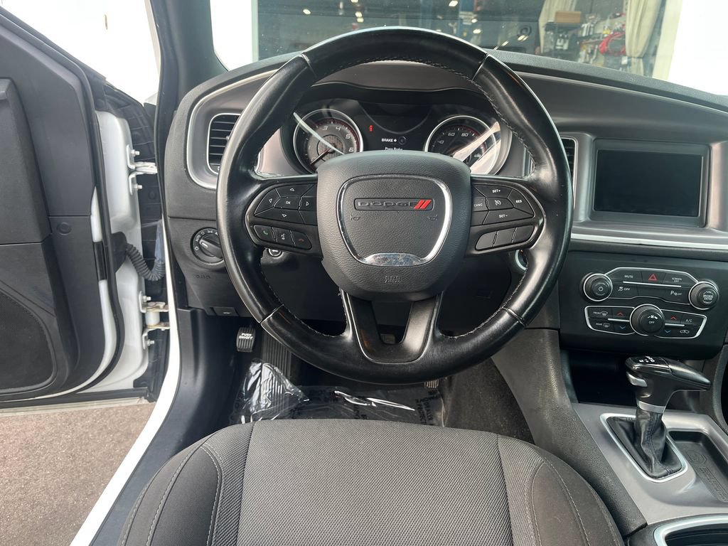 Used 2022 Dodge Charger SXT RWD image 14
