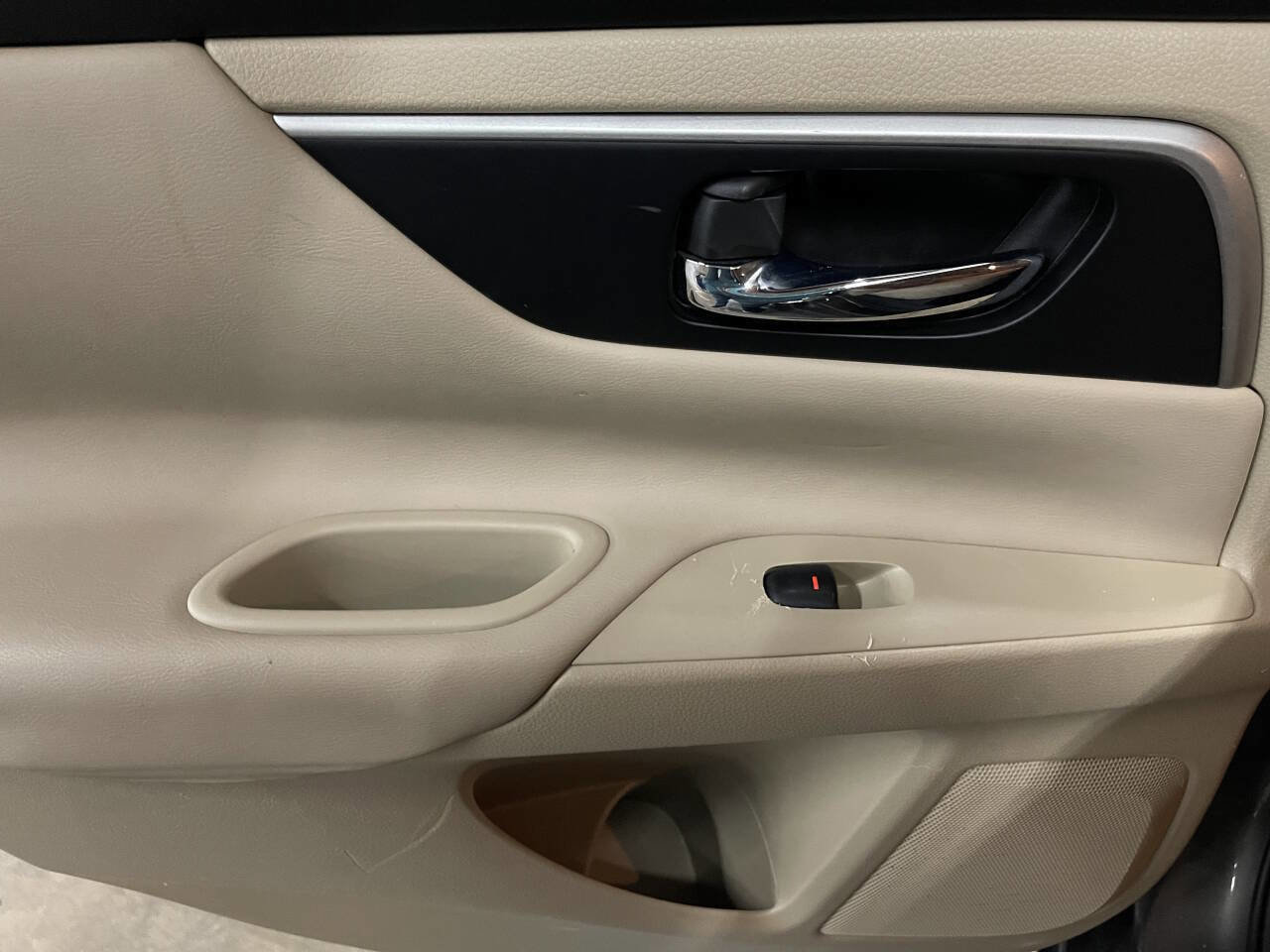 Used 2017 Nissan Altima 2.5 SV image 25