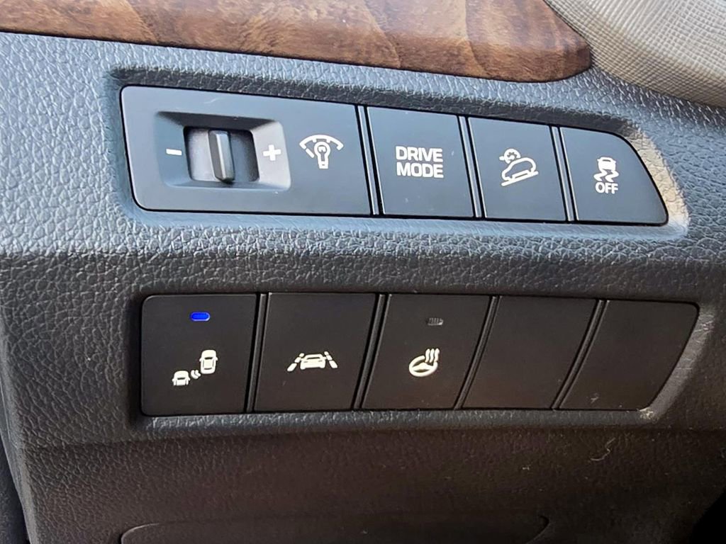 Used 2018 Hyundai Santa Fe Sport w/ 2.0T Ultimate Tech Package 05 image 24